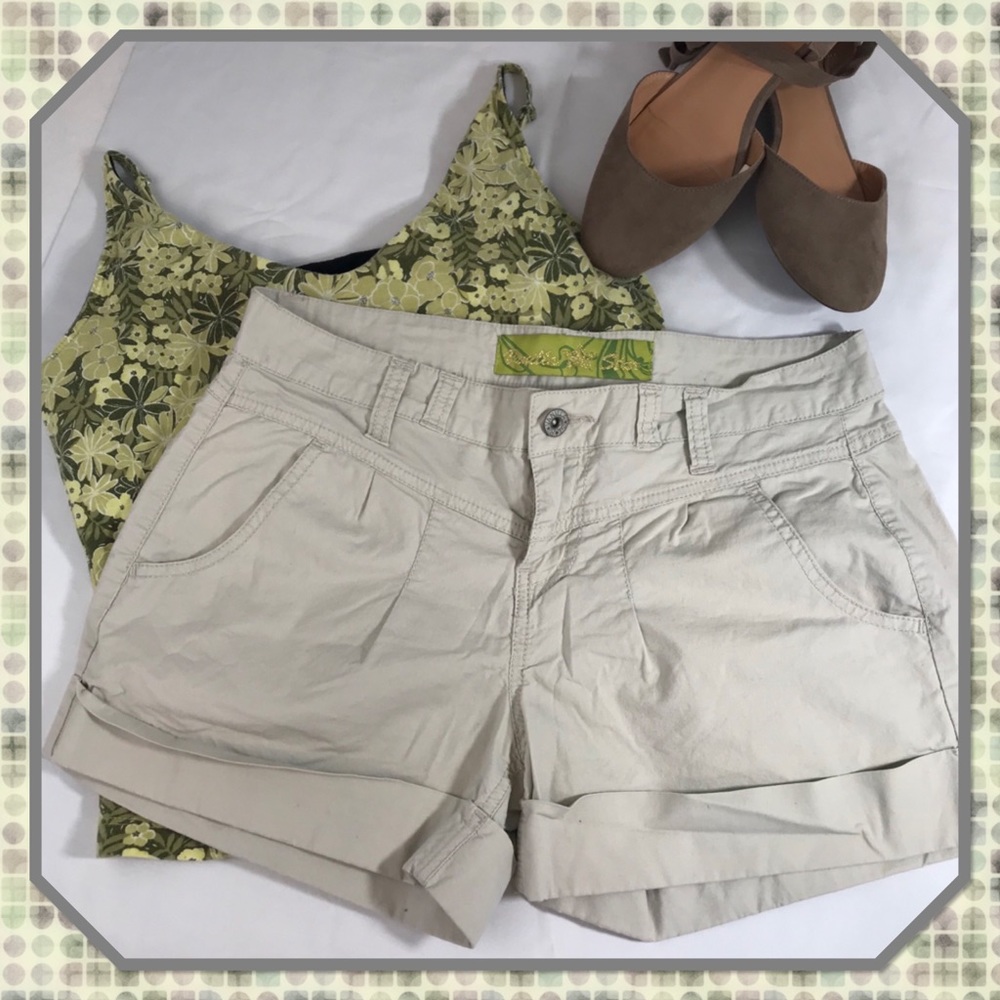 Vanilla Star khaki shorts turned hem beige tan sz9